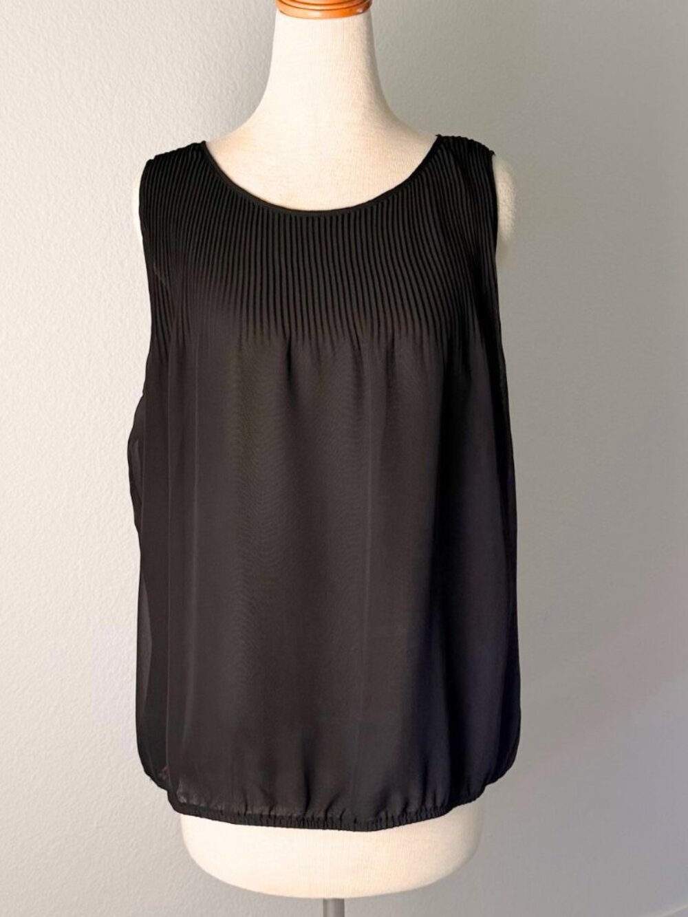 Max Studio - Sleeveless sheer Blouse